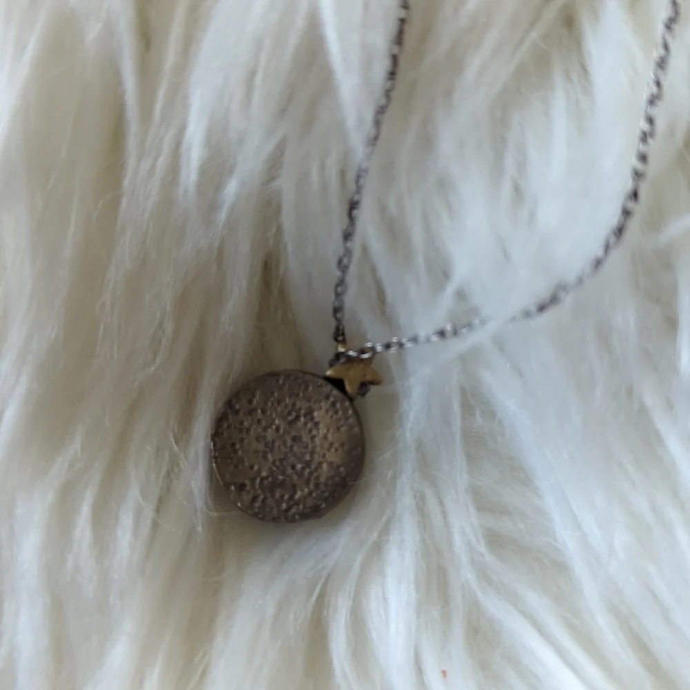 Moon Face Pendant Necklace - Picture 3 of 4